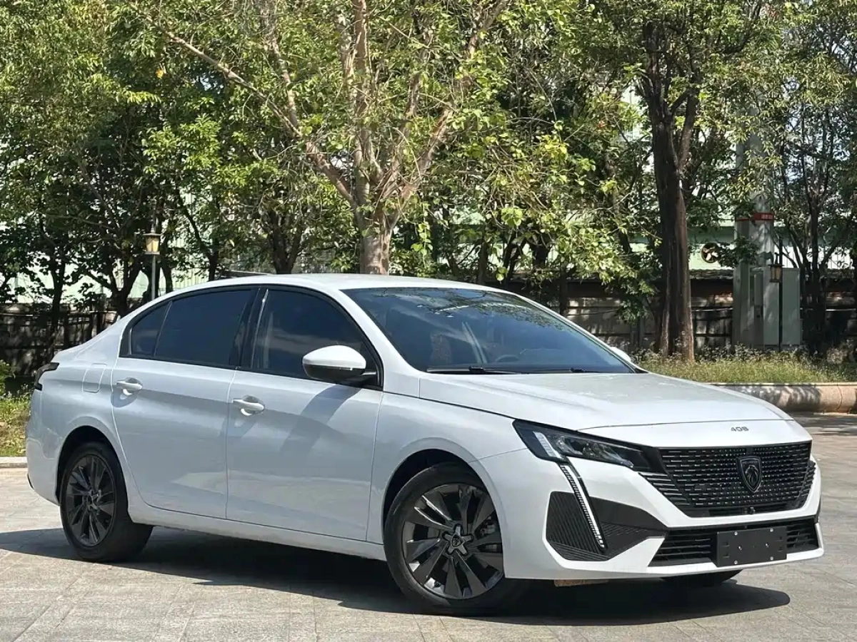 PEUGEOT 408
