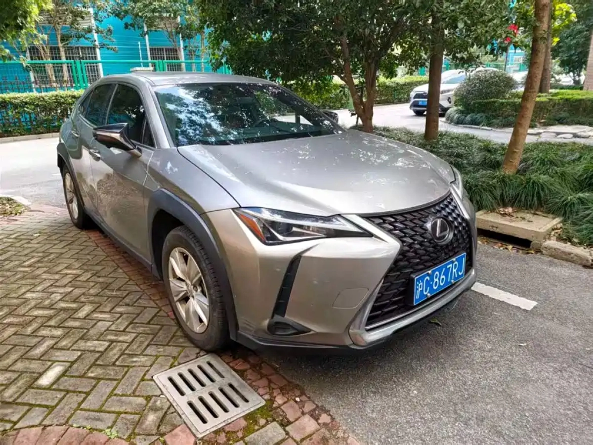LEXUS UX