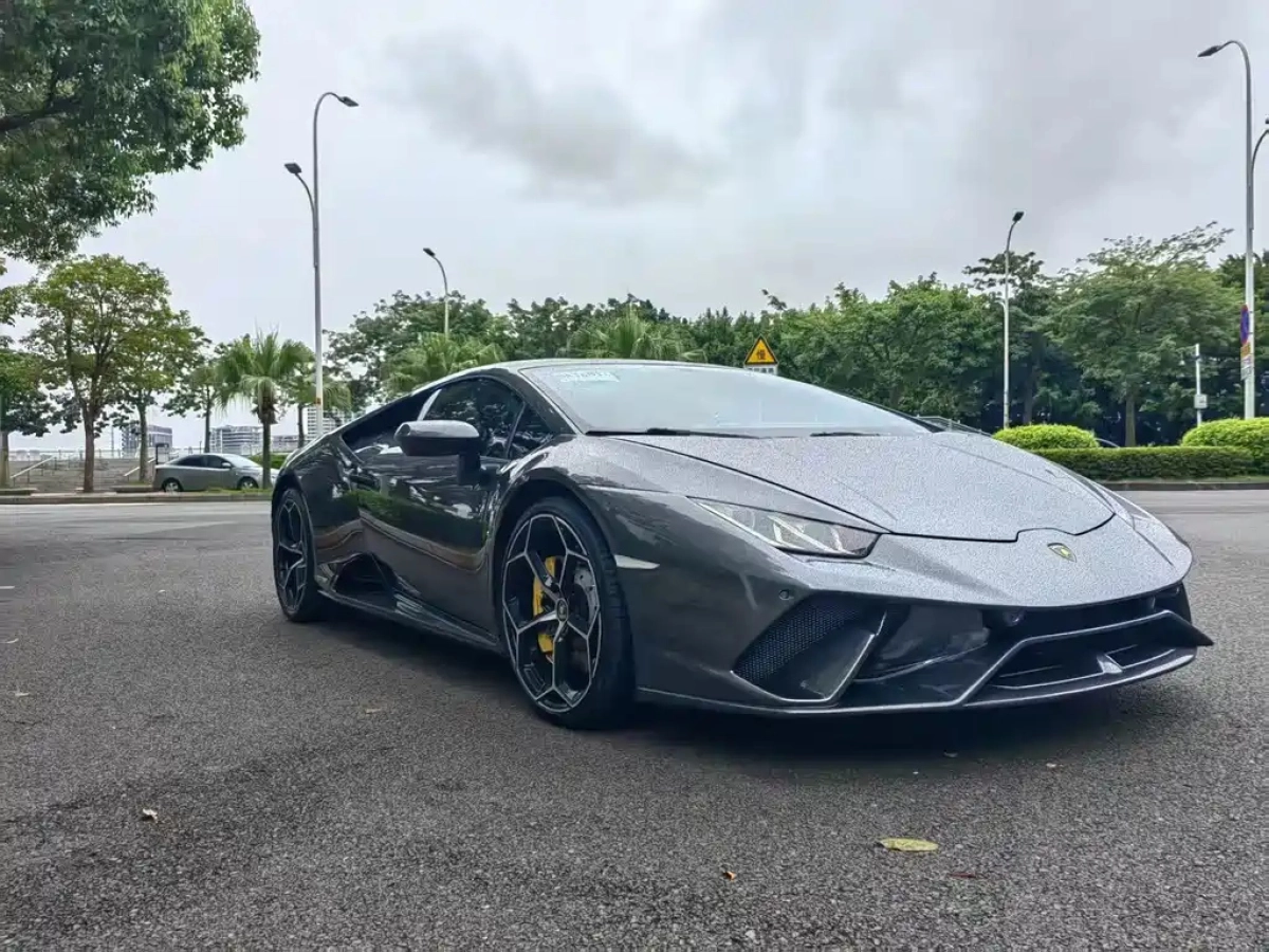 LAMBORGHINI HURACAN