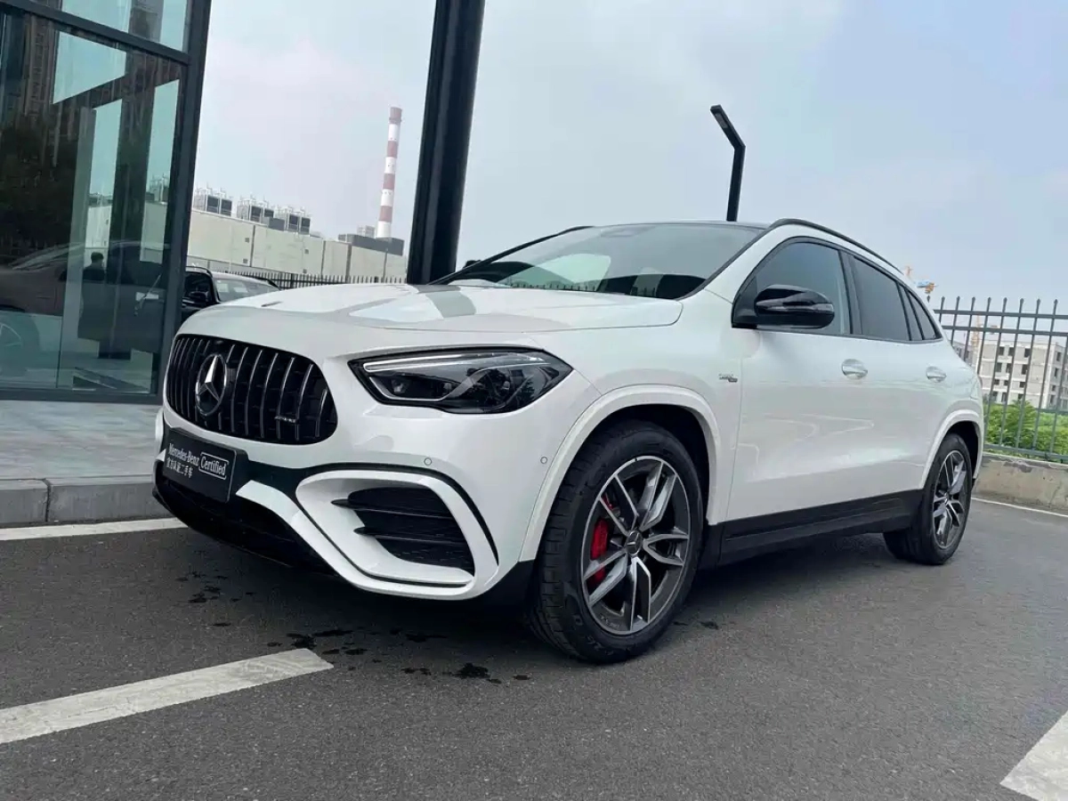 MERCEDES BENZ GLA AMG  2025