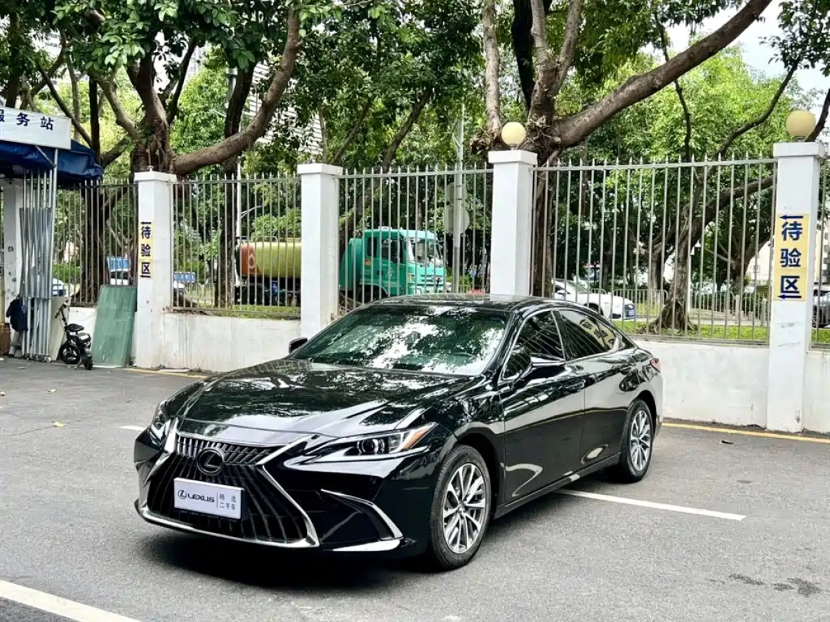 LEXUS ES  2023