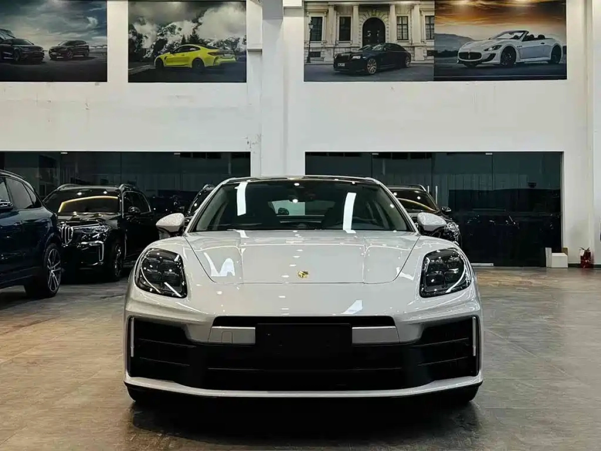 PORSCHE PANAMERA