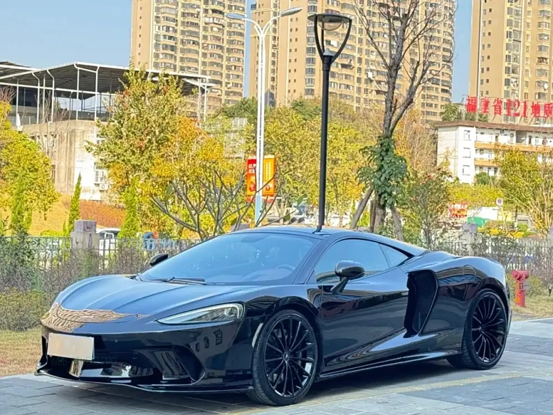 MCLAREN GT