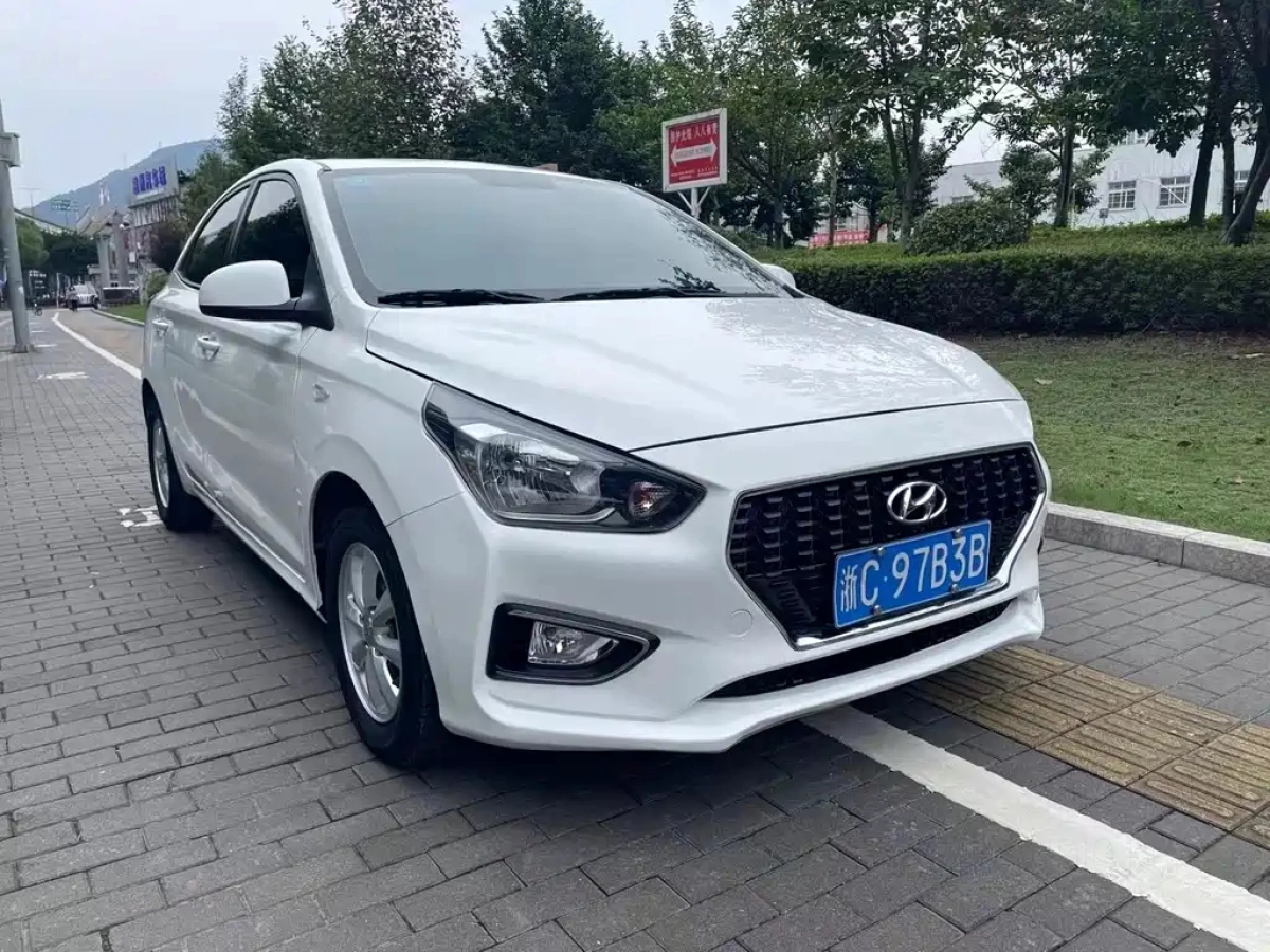 HYUNDAI SOLARIS  2019