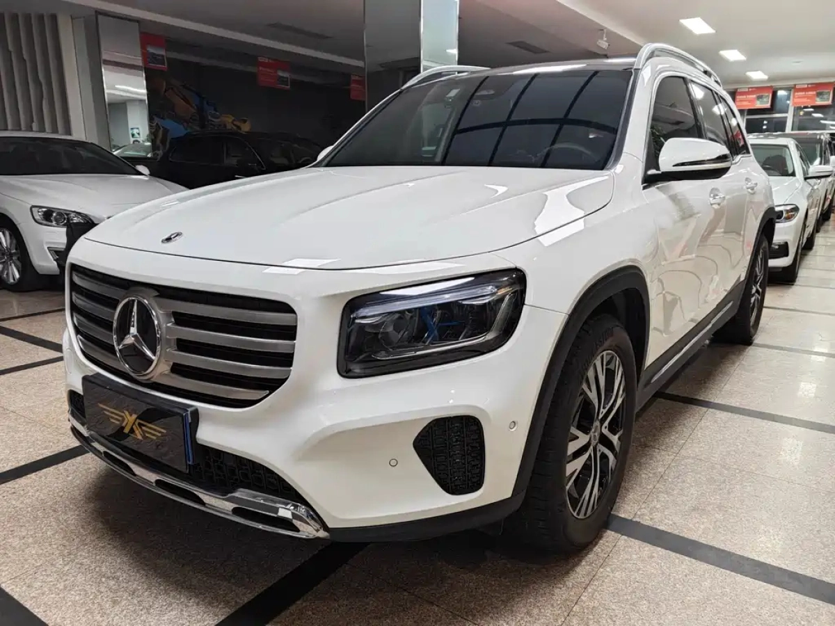 MERCEDES BENZ GLB
