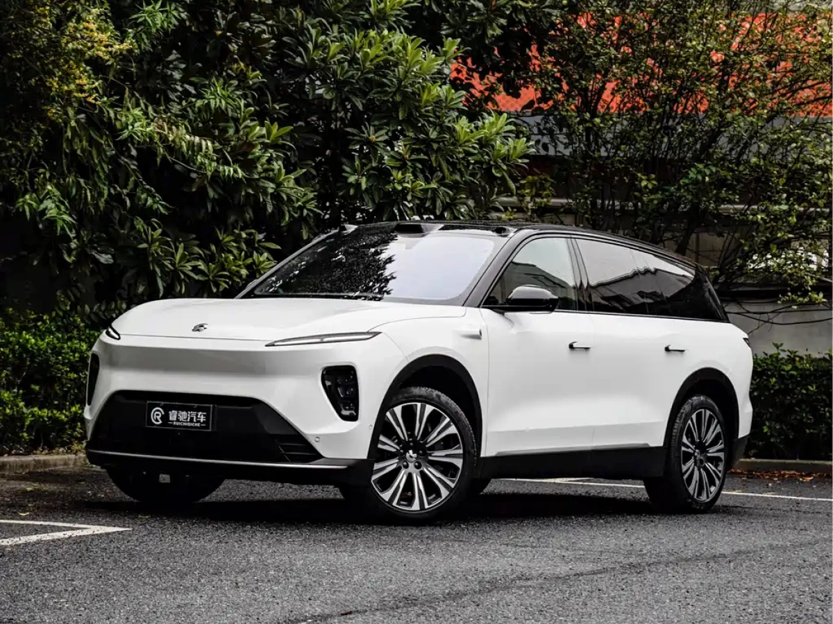 NIO ES8