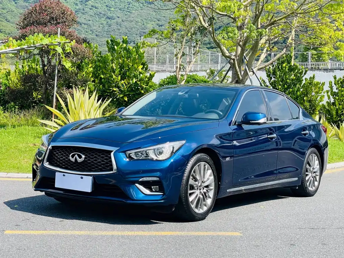INFINITI Q50L