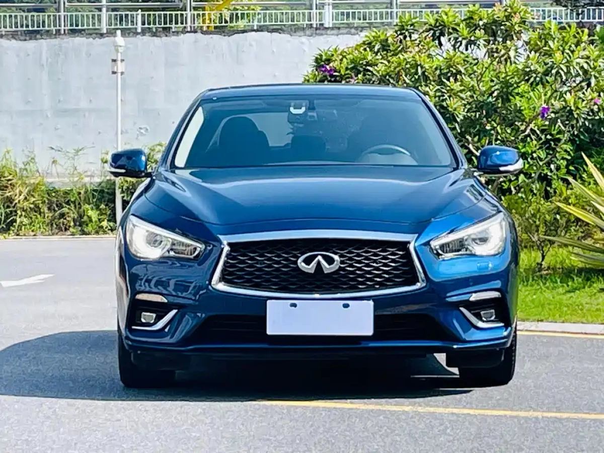 INFINITI Q50L