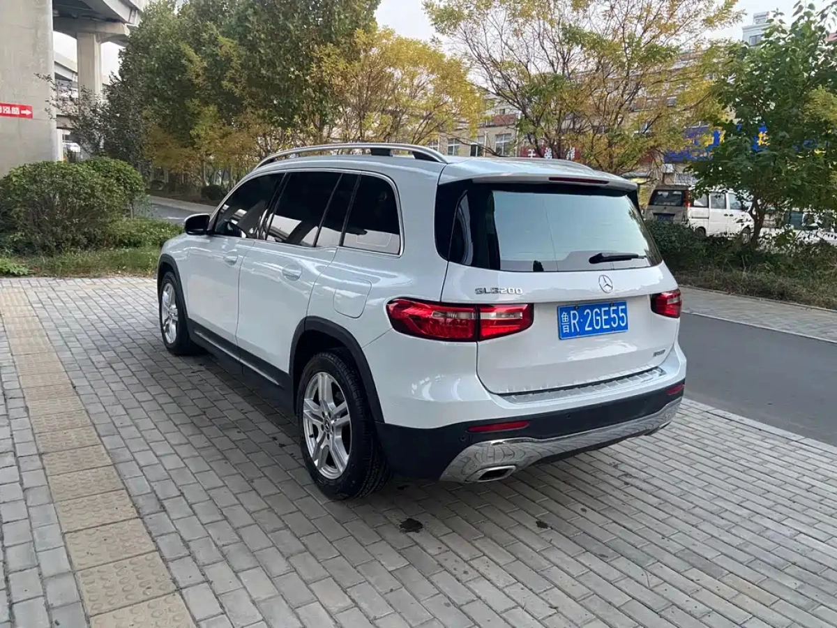 MERCEDES BENZ GLB