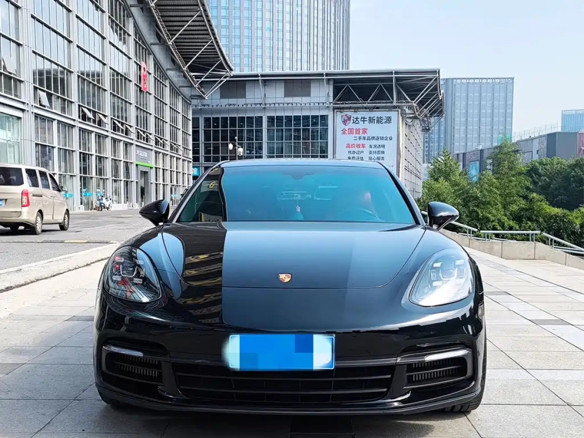 PORSCHE PANAMERA