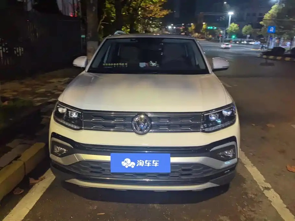 VOLKSWAGEN T-CROSS
