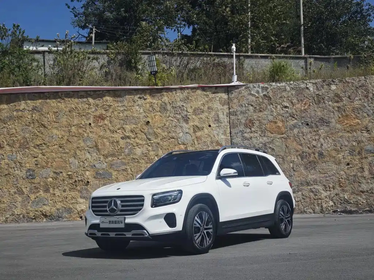 MERCEDES BENZ GLB
