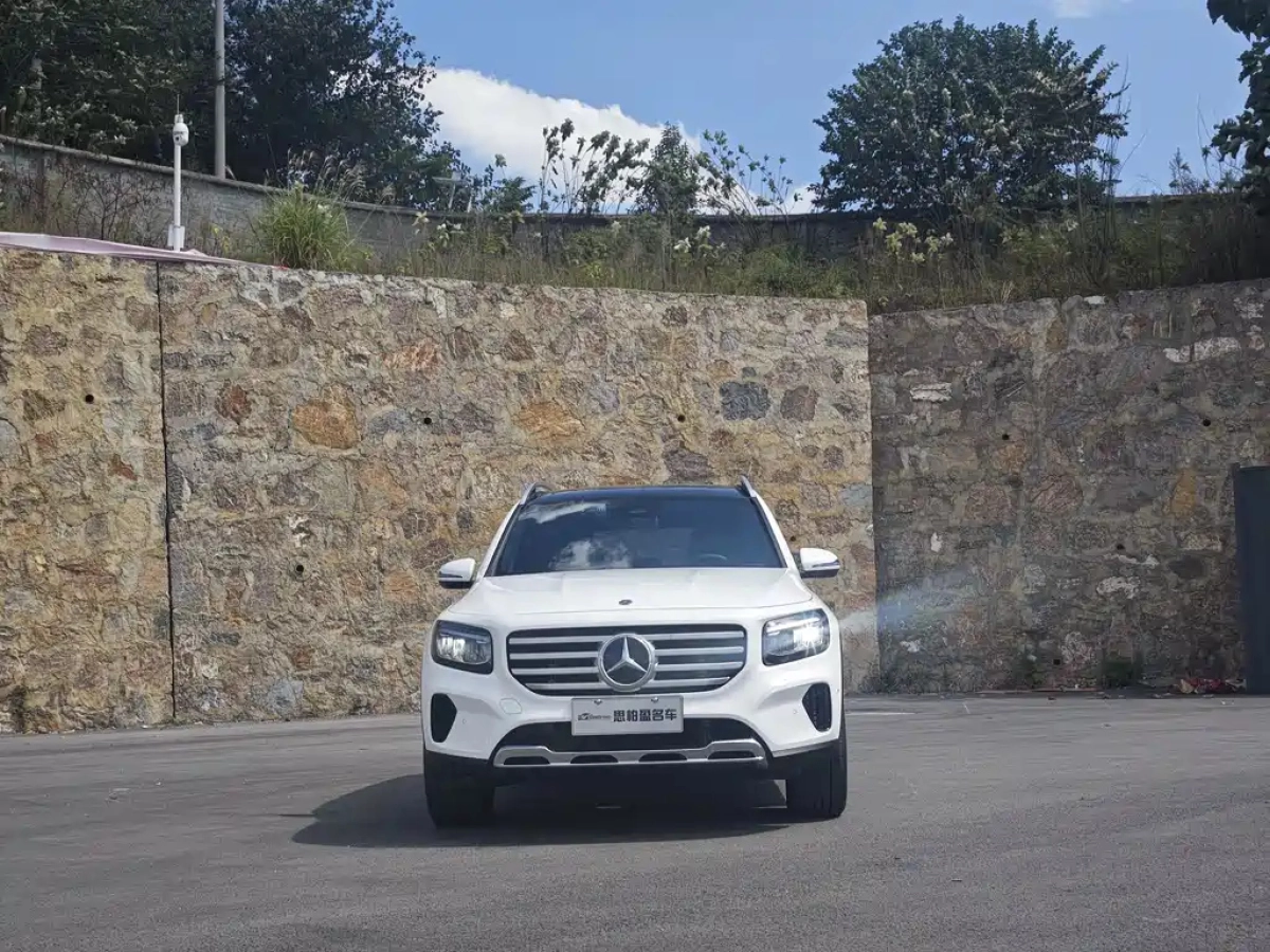 MERCEDES BENZ GLB
