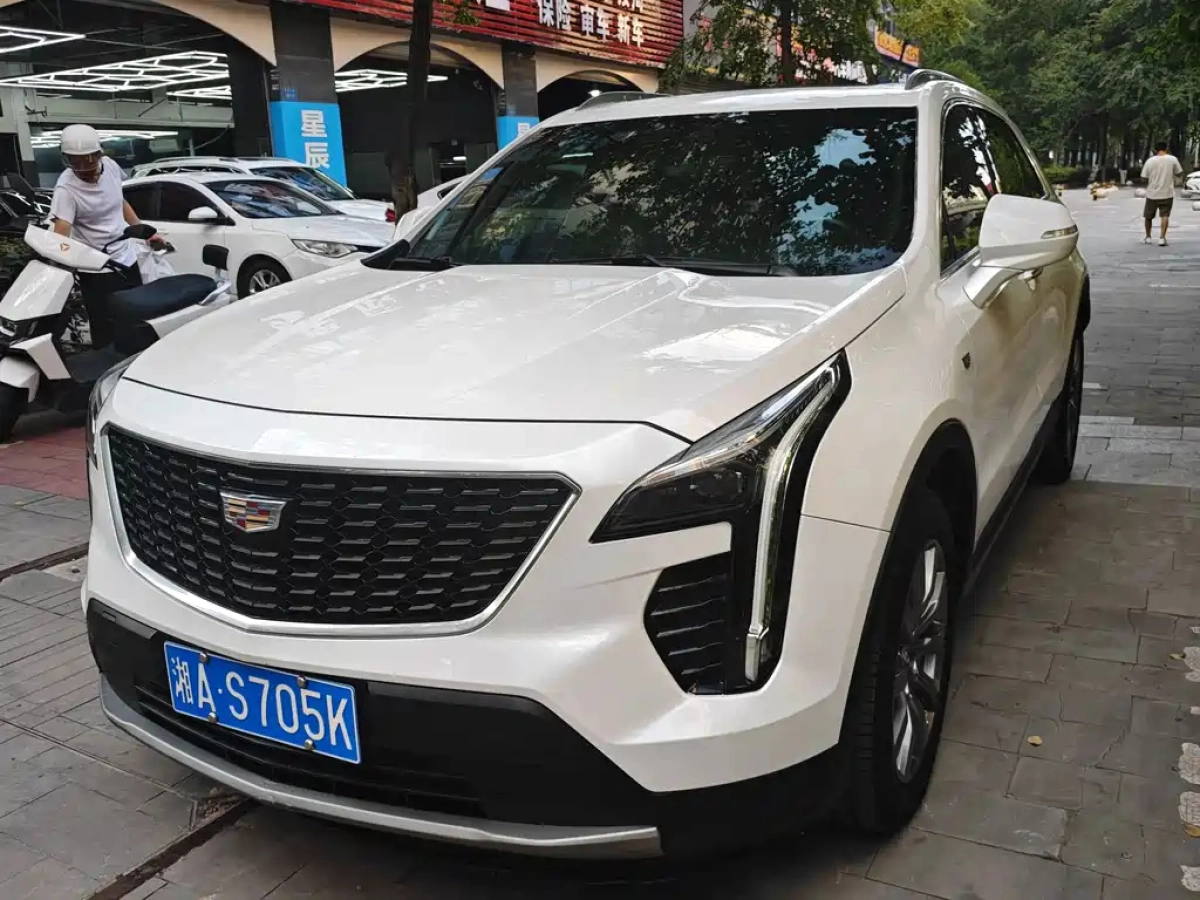 CADILLAC XT4