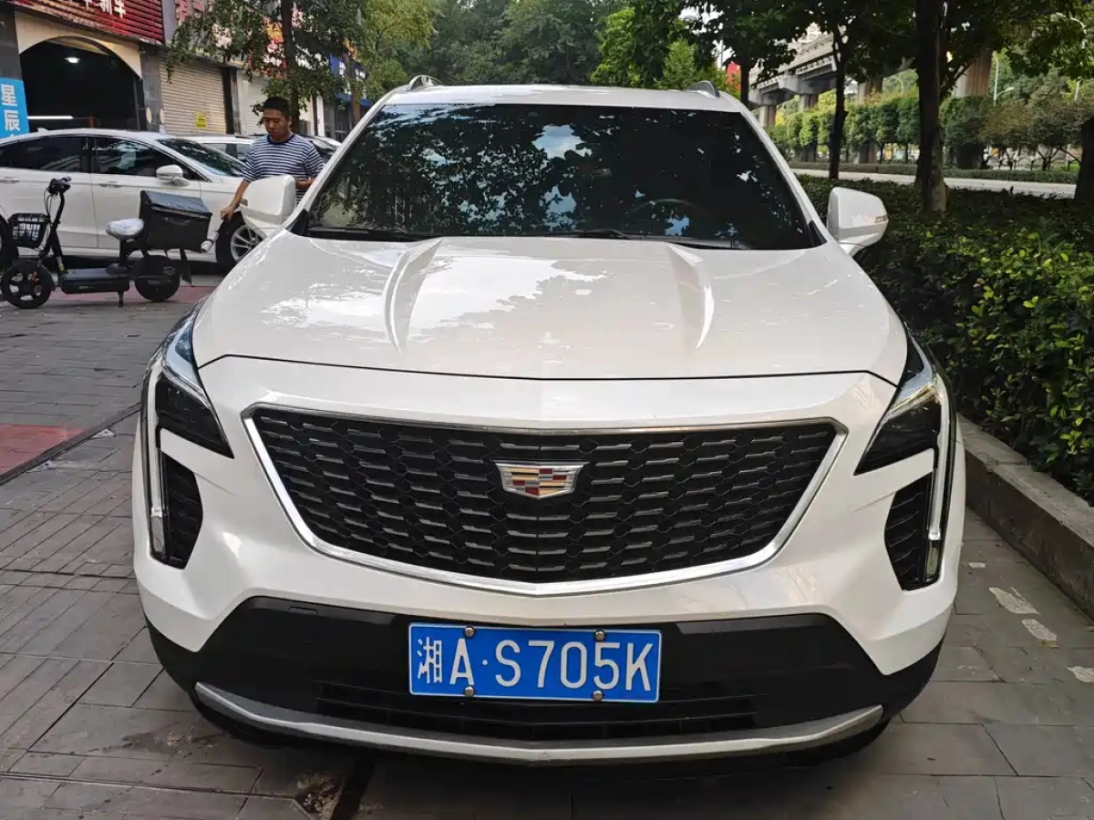 CADILLAC XT4