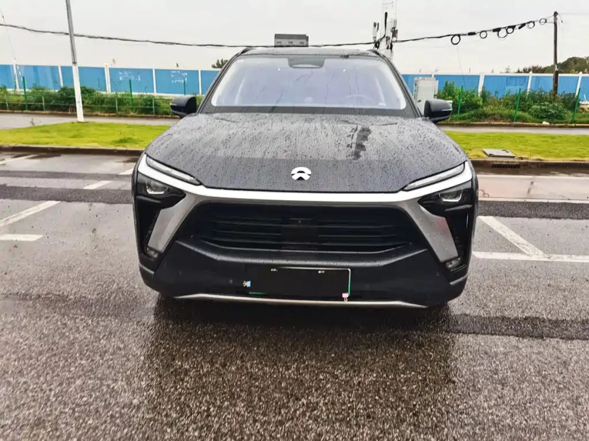 NIO ES8