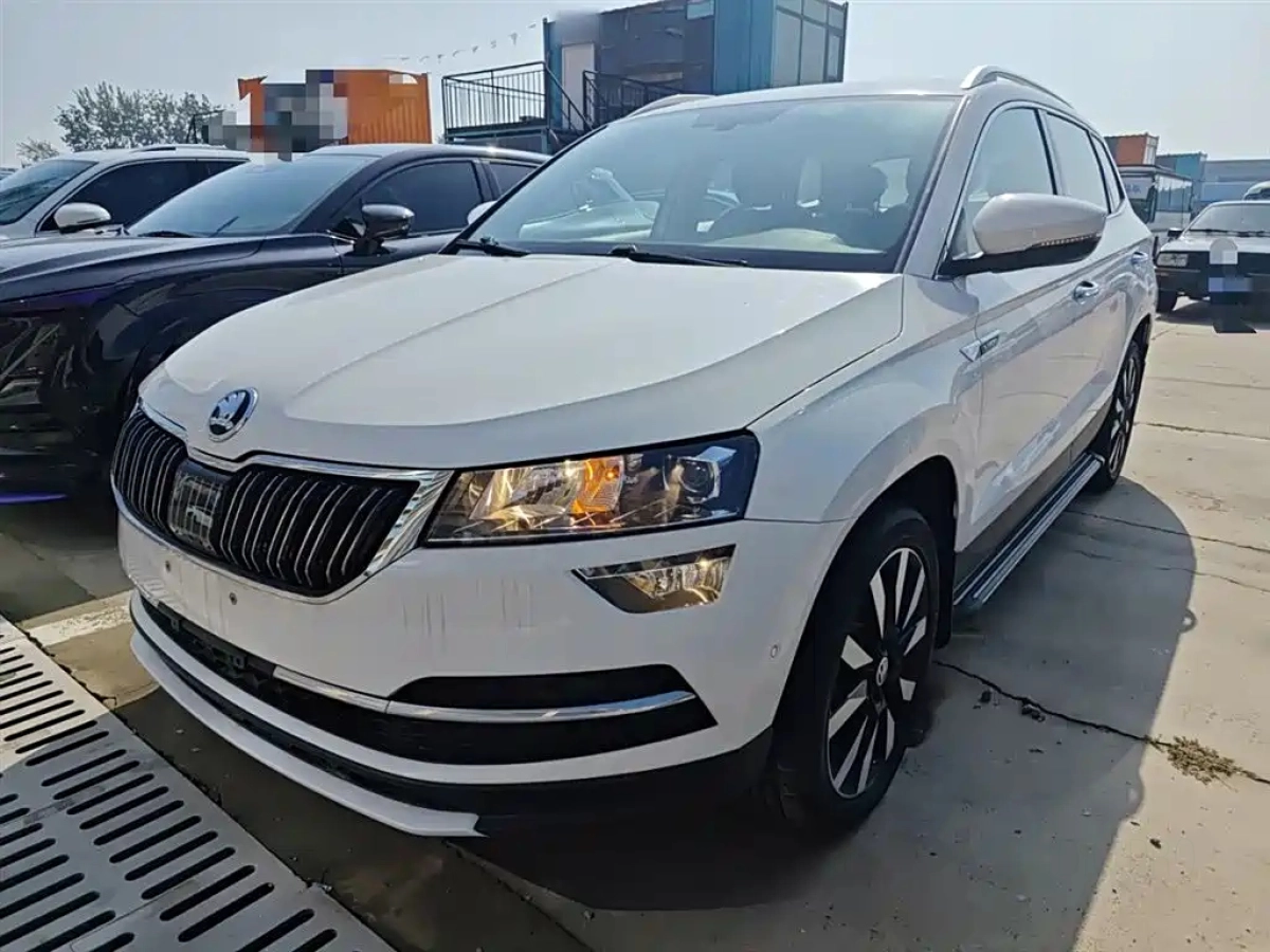 SKODA KAROQ  2021