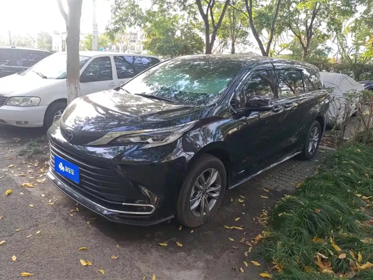 TOYOTA SIENNA SIENNA  2025