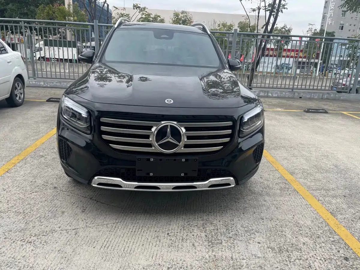 MERCEDES BENZ GLB