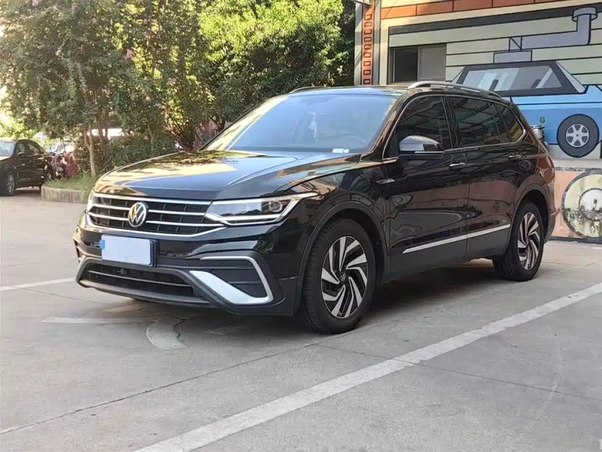 VOLKSWAGEN TIGUAN L  2022
