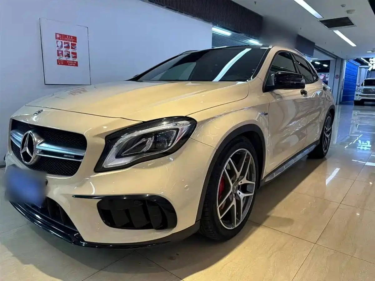 MERCEDES BENZ GLA AMG  2019