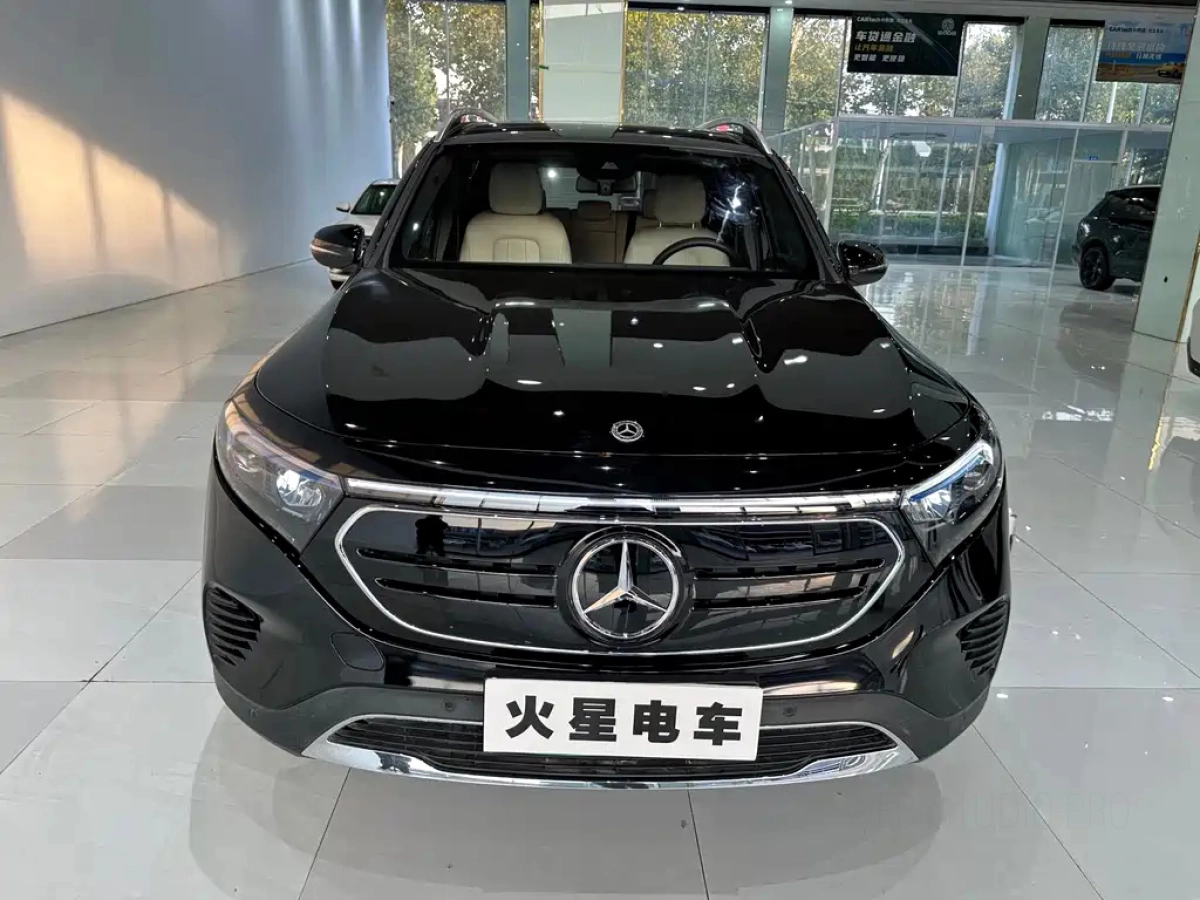 MERCEDES BENZ EQB  2023