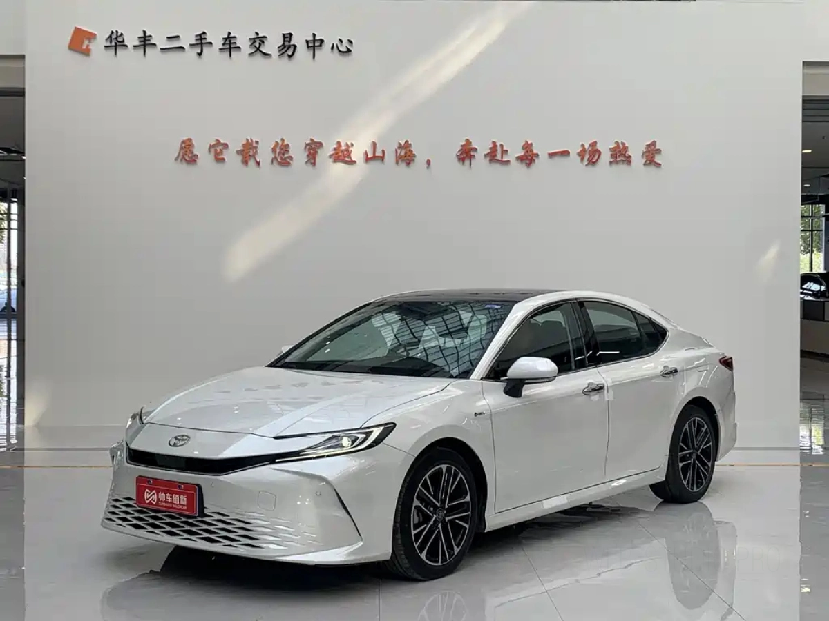 TOYOTA CAMRY  2025