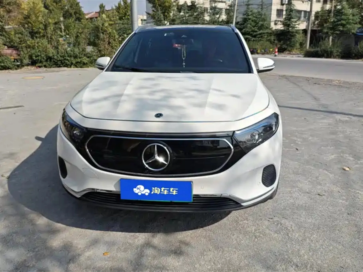 MERCEDES BENZ EQA