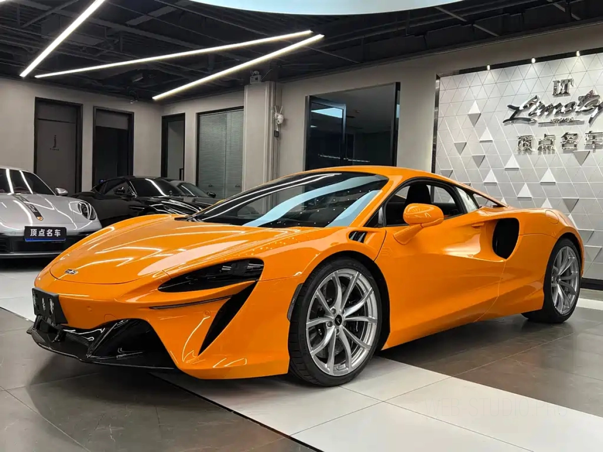 MCLAREN ARTURA  2025
