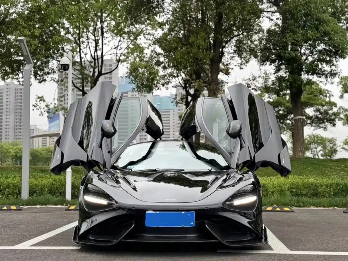 MCLAREN 720S