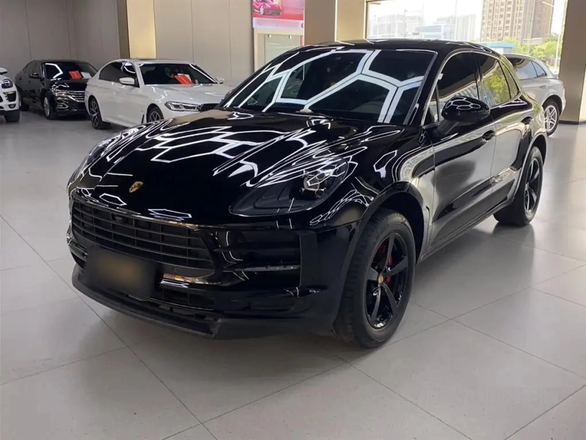 PORSCHE MACAN