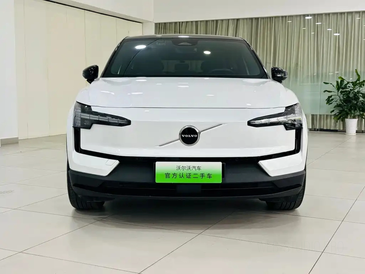 VOLVO EX30