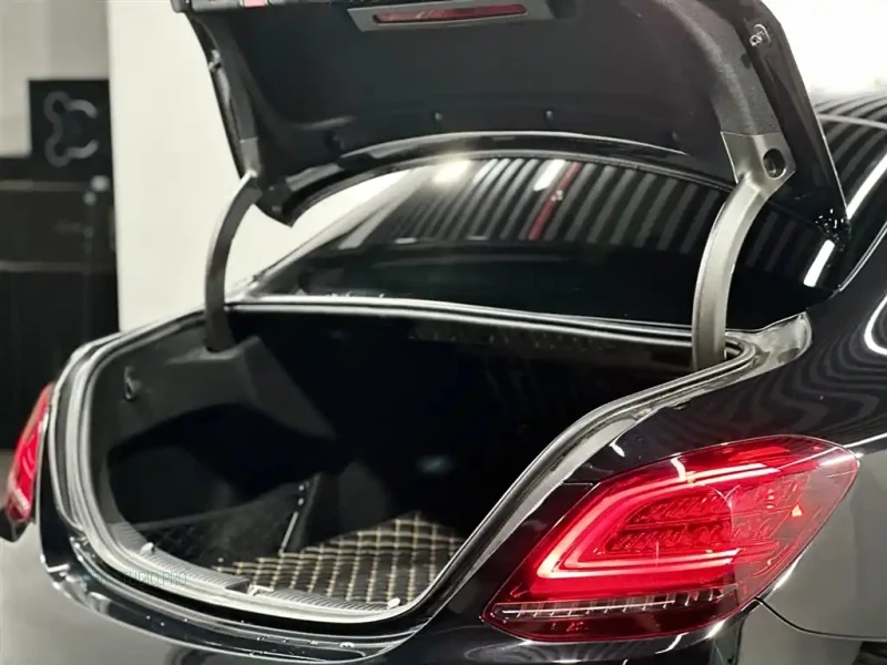 MERCEDES BENZ C-CLASS