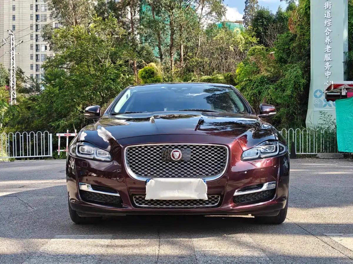 JAGUAR XJ