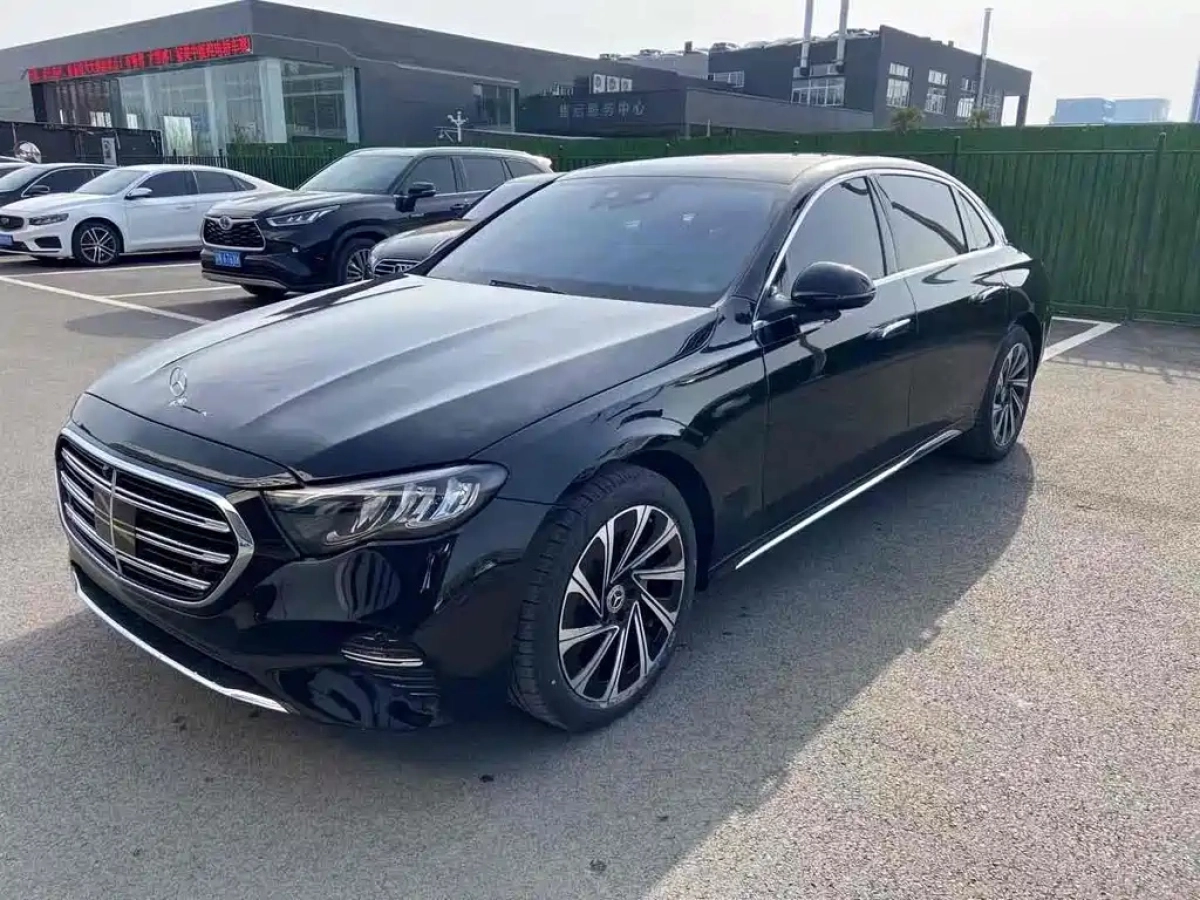 MERCEDES BENZ E-CLASS