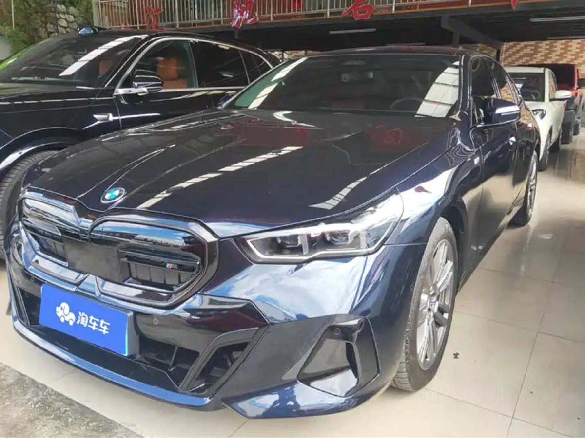 BMW 5-SERIES IMPORT  2025