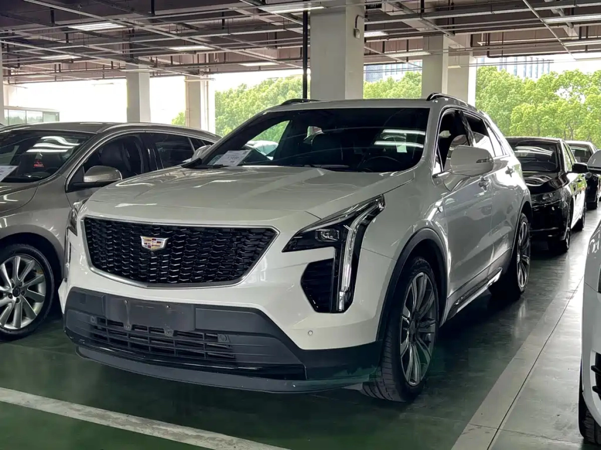 CADILLAC XT4