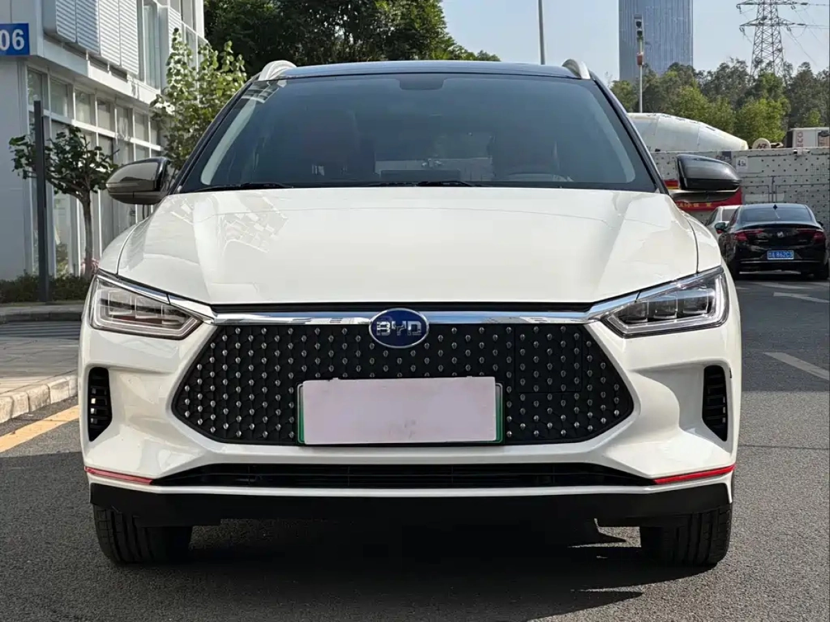 BYD E2