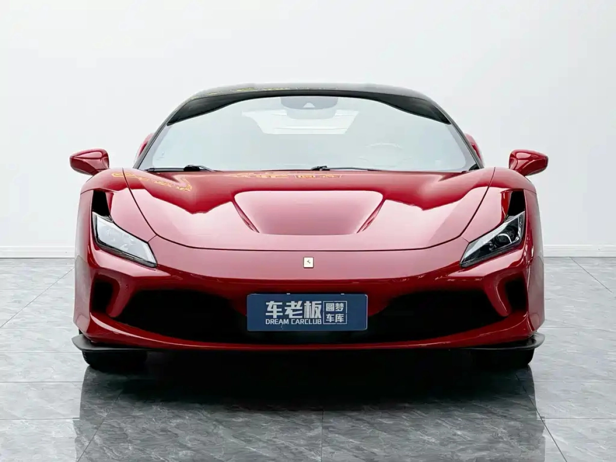 FERRARI F8