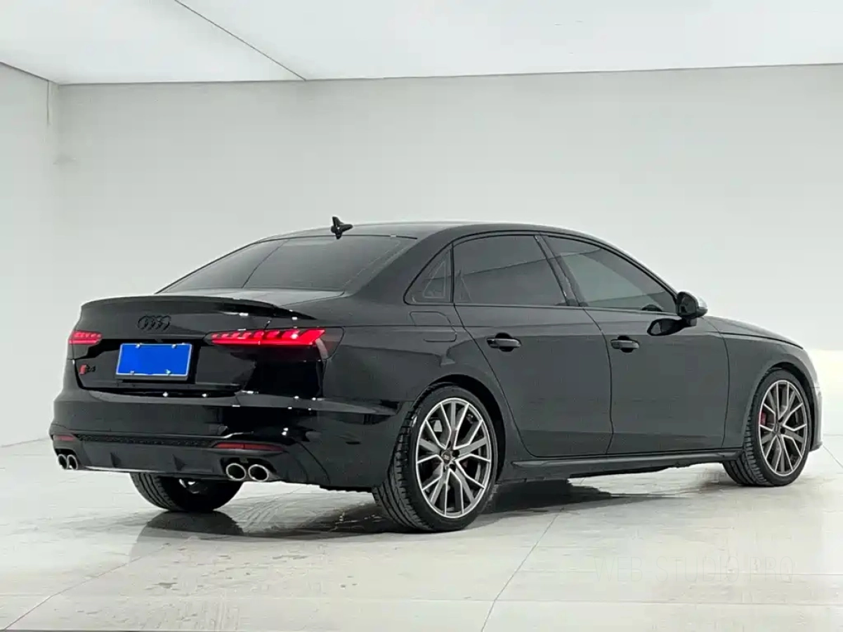 AUDI S4