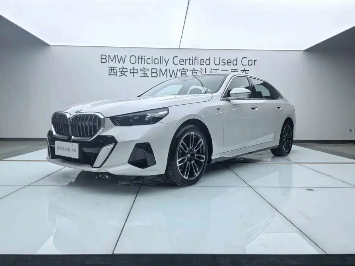 BMW 5-SERIES  2025