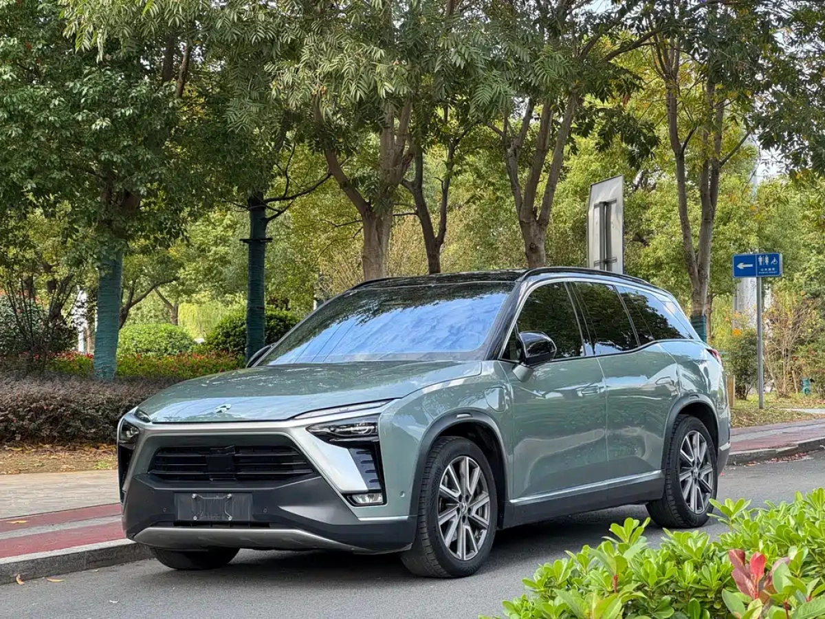 NIO ES8