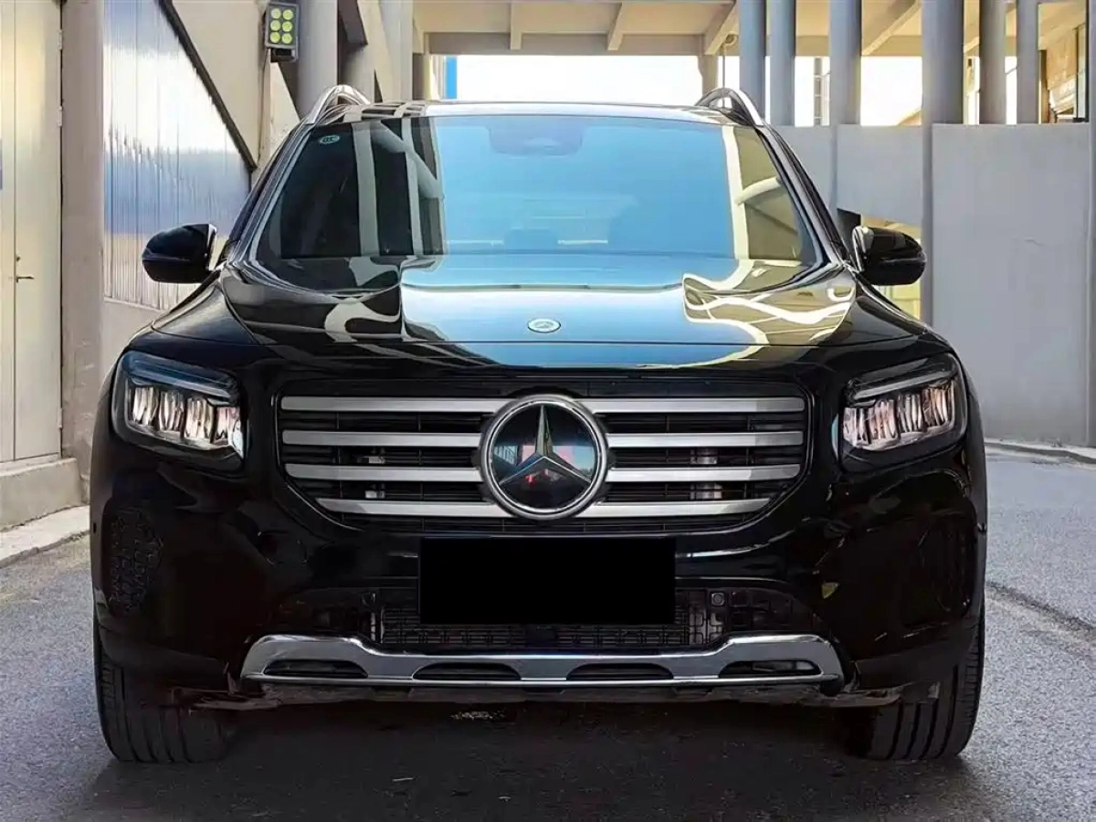 MERCEDES BENZ GLB