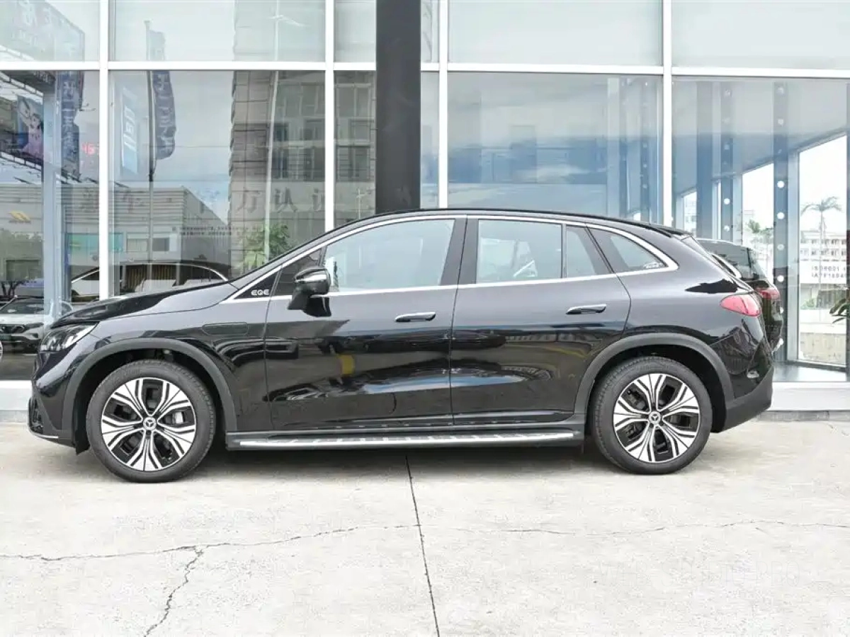 MERCEDES BENZ EQE SUV
