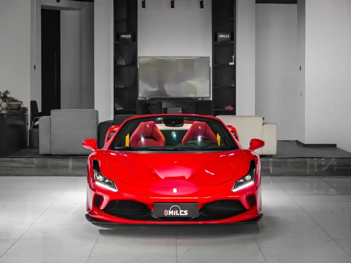 FERRARI F8