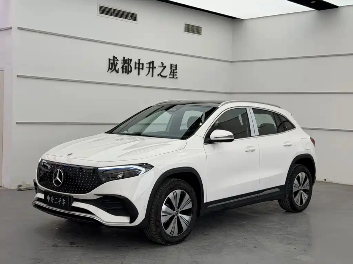 MERCEDES BENZ EQA  2025