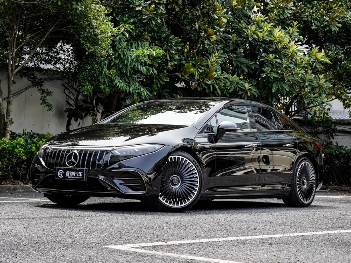 MERCEDES BENZ EQS AMG  2024