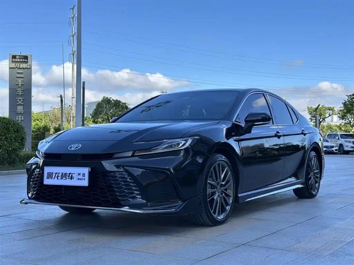 TOYOTA CAMRY  2025