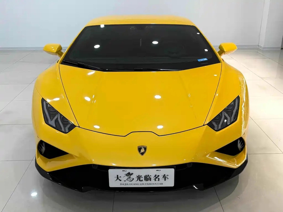 LAMBORGHINI HURACAN