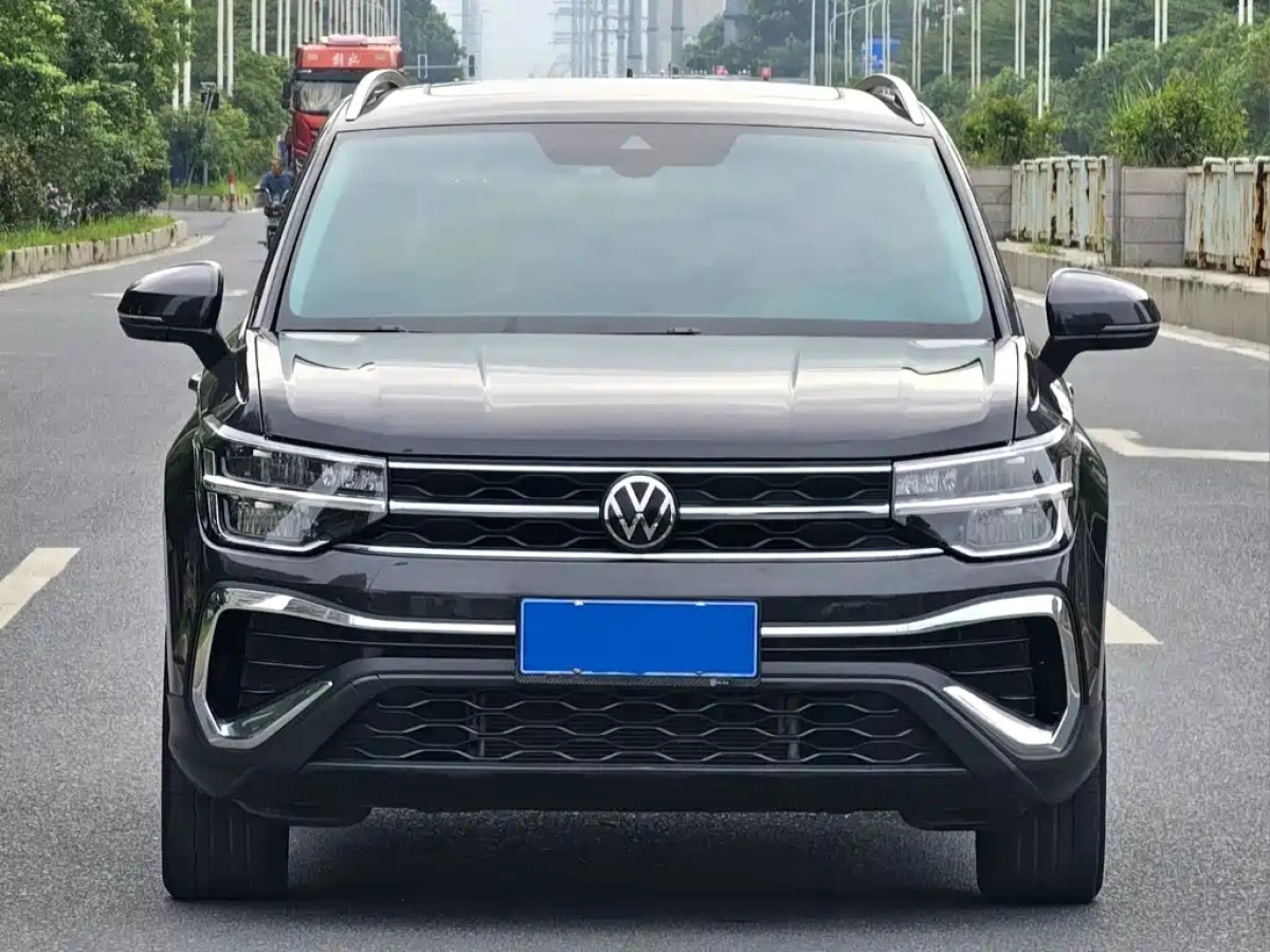 VOLKSWAGEN THARU